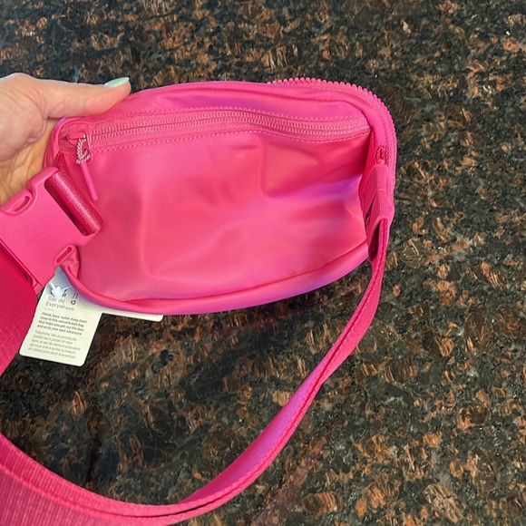 Everywhere belt bag 1L - Picture 4 of 4